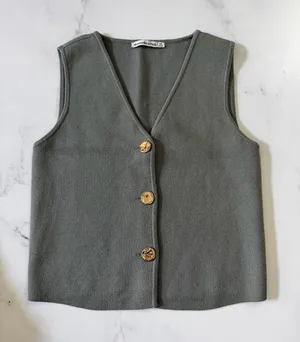 Abercrombie Cropped Vest thumbnail 1