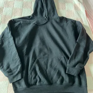 Gildan Men's Black Hoodie Sweater thumbnail 1