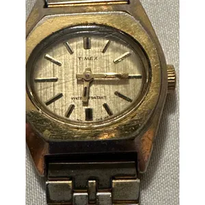 Vintage Timex Women's Watch Gold Tone Water Resistant Analog‎ Wristwatch thumbnail 6