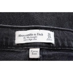 Abercrombie & Fitch Curve Love The 90s Straight Ultra High Rise Jeans Size 32 14 thumbnail 3
