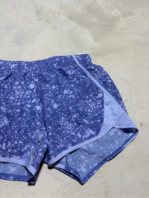 Under Armour Women's Printed Athletic Shorts loose XS thumbnail 3