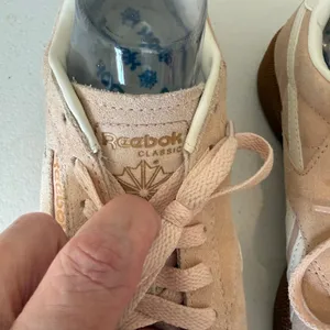 Reebok Club C 85 Pink Suede Gum Sole Sneakers Womens 8.5 Low Top‎ lace up thumbnail 6