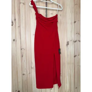 NWT Lulus Twist and Make Up Red One-Shoulder Bodycon Midi Dress Holiday Party S thumbnail 2