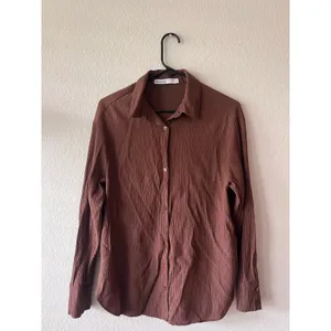 Bershka Brown Ribbed Button Down Shirt Long Sleeve Business Casual Top thumbnail 2