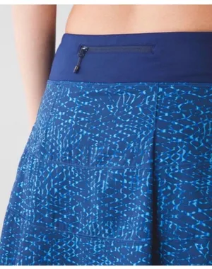Run Pace Rival Skirt in Elegant Samba Snake Kayak Blue Size 4 Reg thumbnail 5