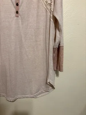 Umgee Blush Henley with Cream Crochet Shoulder Panels and Mauve Contrast Cuffs thumbnail 8