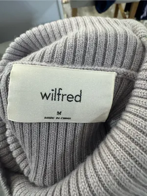 Aritzia Wilfred Cropped Turtleneck‎ Sweater 100% merino wool Medium thumbnail 6
