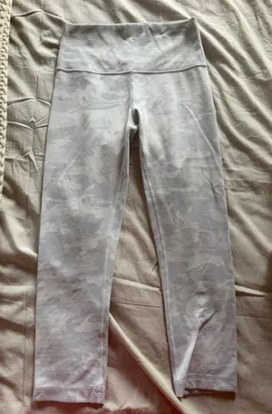 Lululemon Cropped Leggings  thumbnail 1