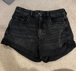 PacSun Mom Short thumbnail 1