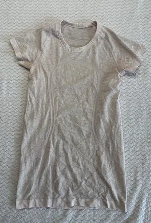 Lululemon Swiftly Tech Short Sleeve Pink Geo Jacquard Activewear Top Size 6 thumbnail 1
