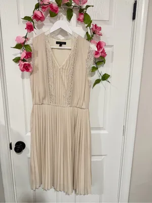 Banana Republic Lace Pleated Midi Dress Cream Romantic Cottagecore Size 6 thumbnail 2