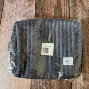ROC Skincare Zipper Makeup Bag Dark Blue Quilted Fabric Cosmetic Pouch thumbnail 5