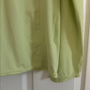 Columbia Women's lime Omni- freeze Hoodie thumbnail 3