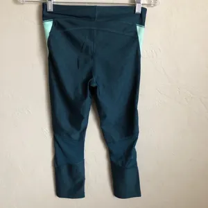 Under Armour Emerald Green Cropped Leggings‎ thumbnail 9