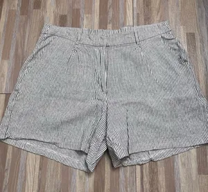 Old Navy Striped Women’s Linen Shorts Size XL thumbnail 1