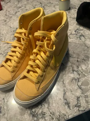 Nike Blazer Mid '77 yellow sneakers thumbnail 2