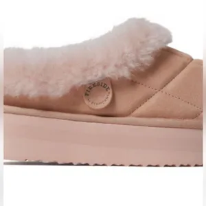 NWT Fireside Genuine Sherling Slippers thumbnail 15