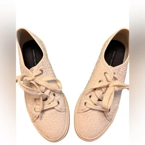Tommy Hilfiger Toni Monogram Canvas Sneakers White Lace Up Women's 8.5M in GUC thumbnail 4
