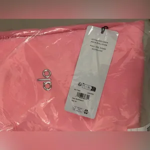 ALO Yoga NWT Accolade Crew Neck Pullover Neon Bubblegum Size M SOLD OUT COLOR thumbnail 7