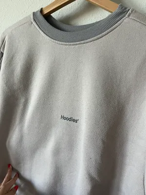sweatshirt thumbnail 2