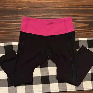 Lululemon crop Pink Black Leggings 4 thumbnail 2