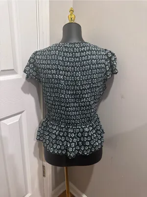American Eagle Floral Smocked Peplum Top Women’s Large Green V Neck Large thumbnail 4