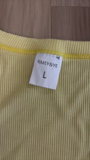 Amazon Yellow top thumbnail 2