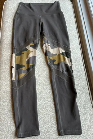 Offline by Aerie The Hugger Legging Hi-Rise size S army green with camo accents thumbnail 1