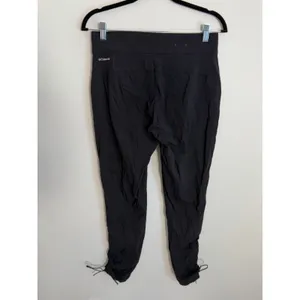 Columbia Women's Black Ankle Pants size medium thumbnail 3