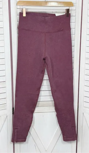 Aerie Offline Main Squeeze Ribbed Waffle Snap Ankle Hi Rise Leggings‎ Maroon M thumbnail 1