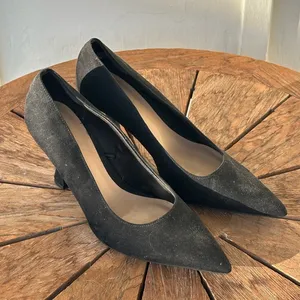 Like new H&M suede black kitten heel thumbnail 1