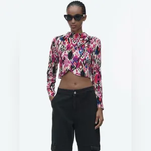 ZARA Abstract Print Mock Neck Long-Sleeve Crop‎ Top Size Small Pink Purple Blue thumbnail 3