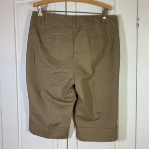Ann Taylor Curvy Khaki Bermuda Shorts Tan Cuffed Stretch Cotton Size 10 Preppy thumbnail 2