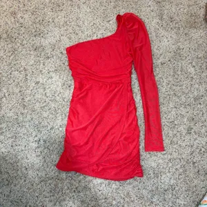Lucy in the Sky Size S Larissa One Shoulder Long Puff Sleeve Mesh Mini Dress Red thumbnail 2