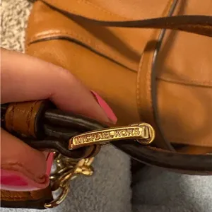 Michael Kors Crossbody Purse thumbnail 4