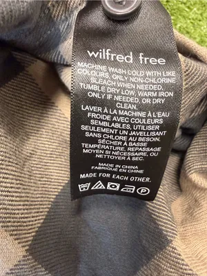 Aritzia Wilfred Free Women’s Flannel Plaid Shirt Oversized Boyfriend Button Down thumbnail 5