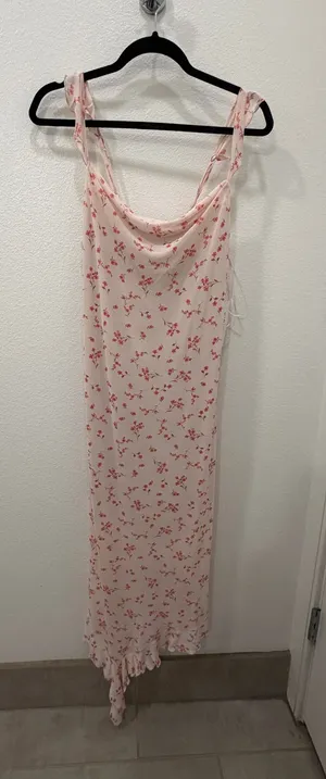 Maxi Dress thumbnail 1