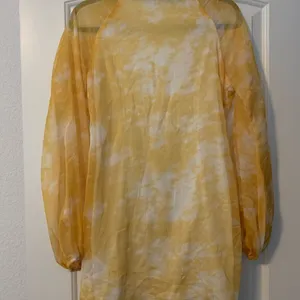 Pretty Little Thing chiffon overlay mini dress. Size: 6. Lined. thumbnail 4