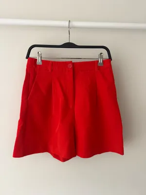 Shorts Red Size M thumbnail 2