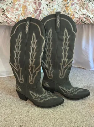 Grey/black Cowgirl Boots thumbnail 1
