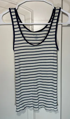 Brandy Melville Tank Top Womens Cotton White Blue Striped Ribbed Lettuce Hem‎ thumbnail 1