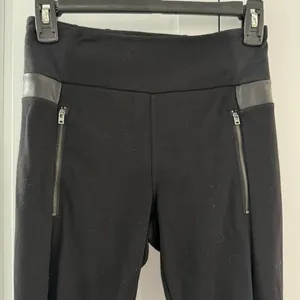Athleta Luxe Ponte‎ Legging with Faux Leather Trim XSP thumbnail 4
