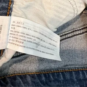 Mom Short High-Rise in Dark Wash, Size 0/25 thumbnail 5