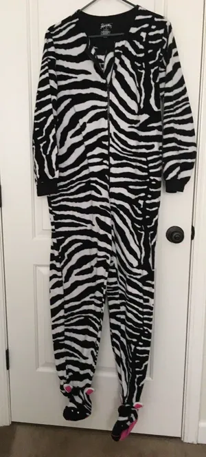 Nick & Nora Adult Women's Zebra Print Footed Pajamas One Piece Size M thumbnail 1