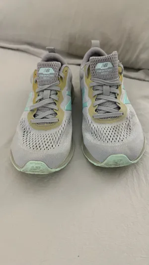 New Balance Fresh Foam Arishi Running Shoes Women's Size 9 thumbnail 2