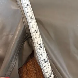 Abercrombie & Fitch 90’s ultra high rise straight taupe faux leather pant 25 thumbnail 7