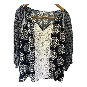 Crown & Ivy Top Sz L Blue‎ White Geometric Design Festival Boho 3/4 Sleeve thumbnail 3