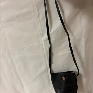 Old Navy Elegant Black Crossbody Bag thumbnail 2