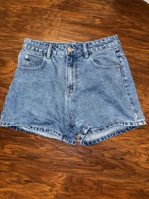 Women’s Princess Polly Tropicana High Waist light wash denim shorts thumbnail 2