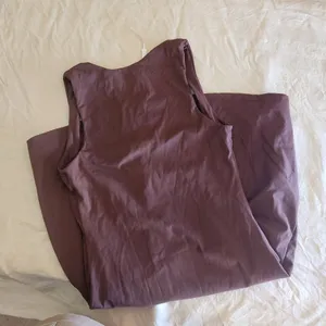 Qinsen Elegant Burgundy Sleeveless Dress. thumbnail 7